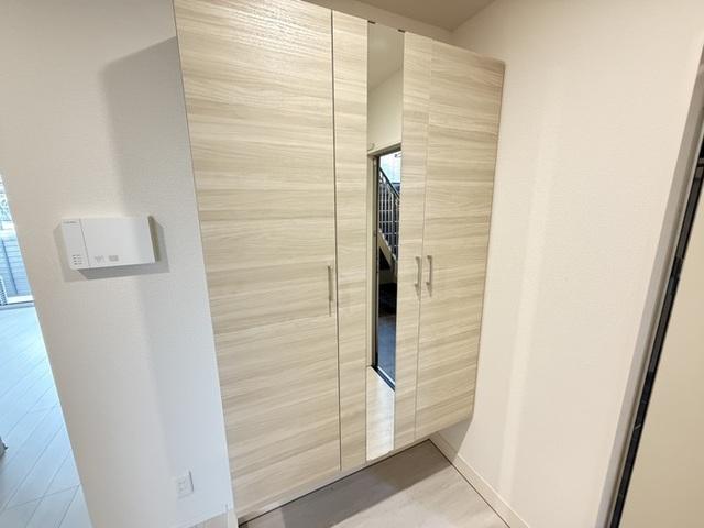 Pure Wind Garden　B棟（301） 玄関