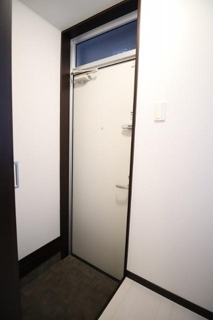 福岡市西区内浜アパート 玄関