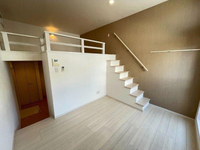 福岡市東区唐原アパート リビング