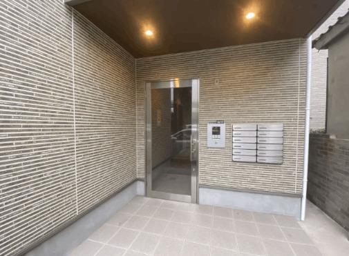 福岡市博多区堅粕アパート エントランス