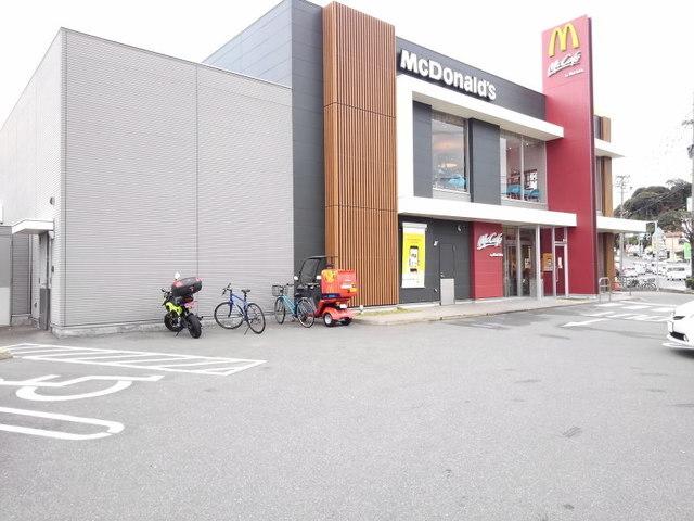 マクドナルド春日店：900m