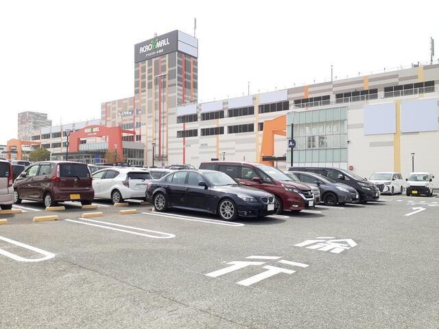 アクロスモール春日店：1300m