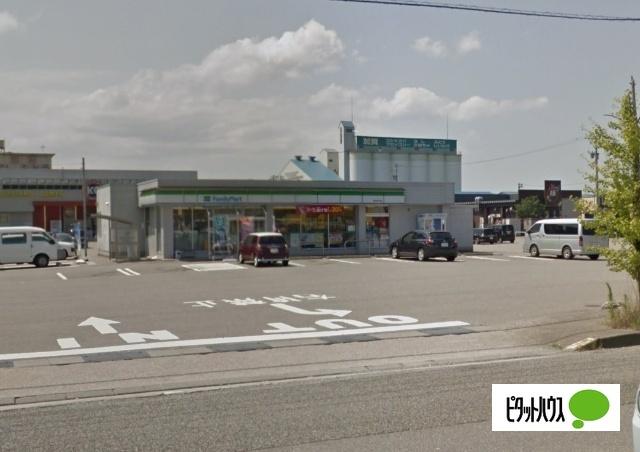 ファミリーマート丸岡北店：383m