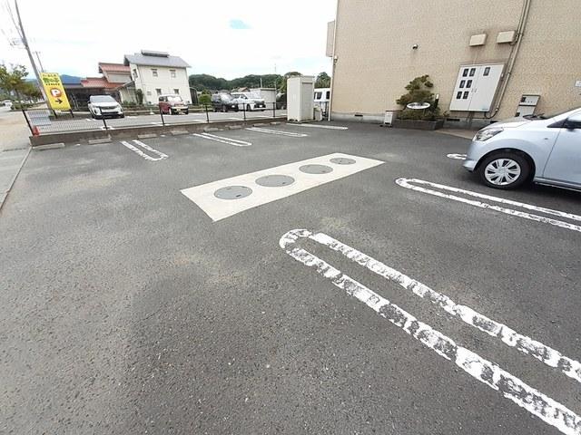 メロディーハイム（201） 駐車場