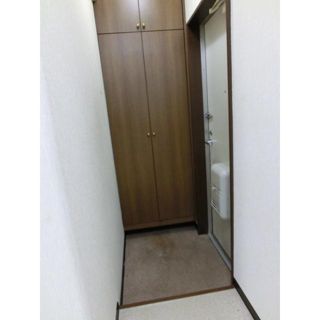 フラット山代東（202） 玄関