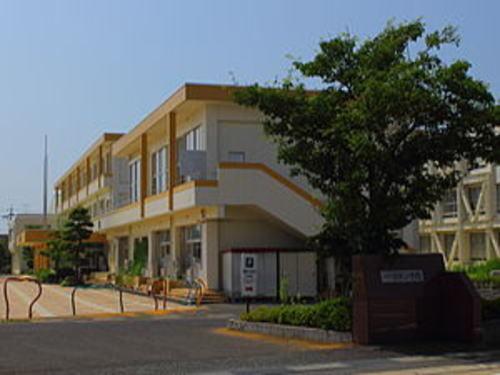 高椋小学校：500m
