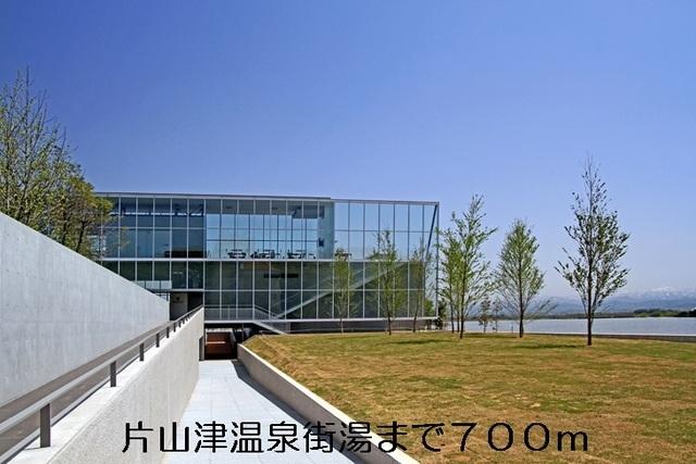 片山津温泉街湯：700m