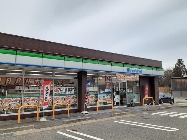 ファミリーマート加賀片山津店：1100m