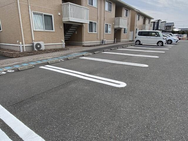 プラム　D棟（205） 駐車場