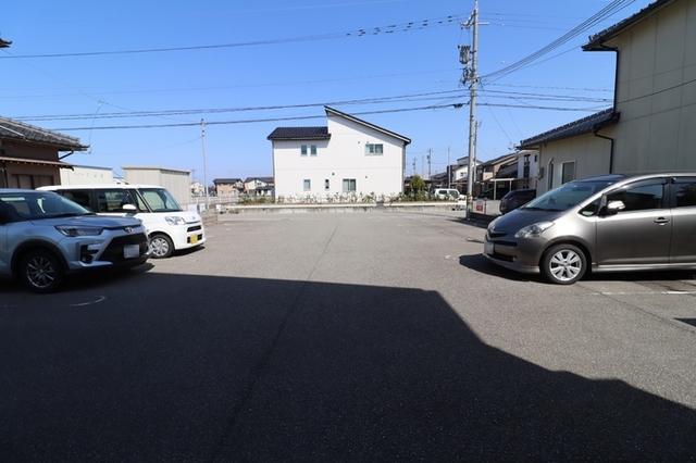 マニフィーク　ハート（205） 駐車場