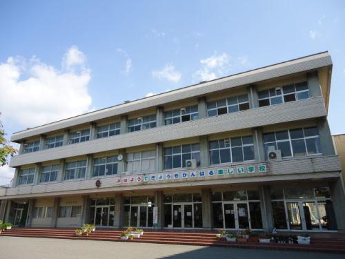 平章小学校：1400m