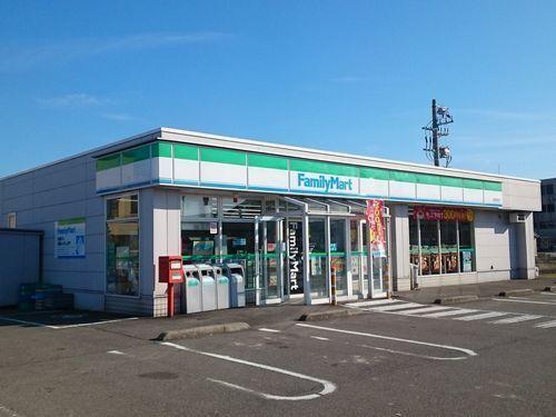 ファミリーマート 丸岡西里店：800m