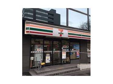 セブンイレブン烏丸御池店：170m