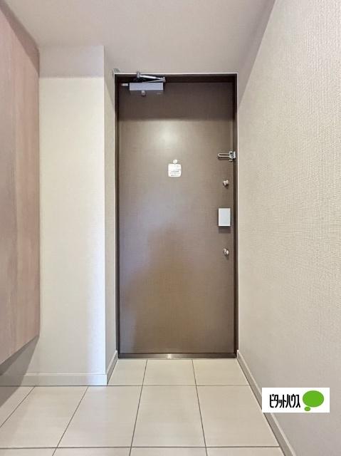 ソルテラス京都西院 悠洛 玄関