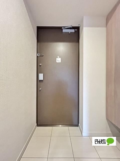 ソルテラス京都西院 悠洛 玄関