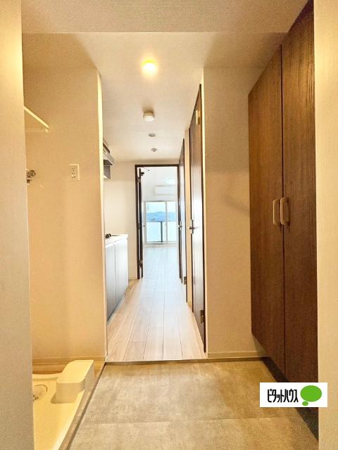 エステムコート京都西院 玄関