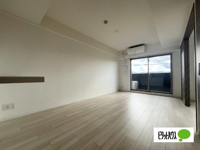 クリスタルグランツ京都西大路（615） リビング