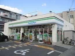 ファミリーマート葛野西通店：461m