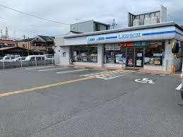 ローソン天神川七条店：216m
