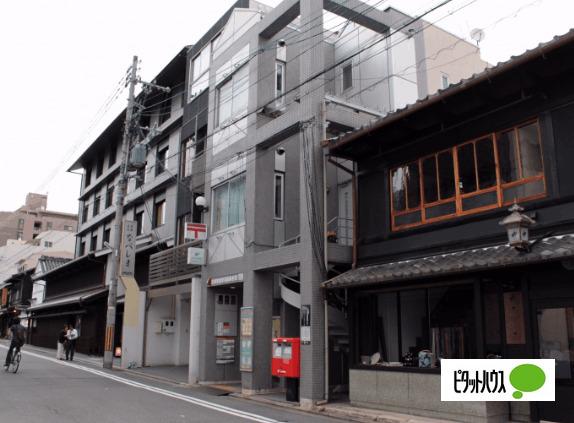 京都新町蛸薬師郵便局：461m