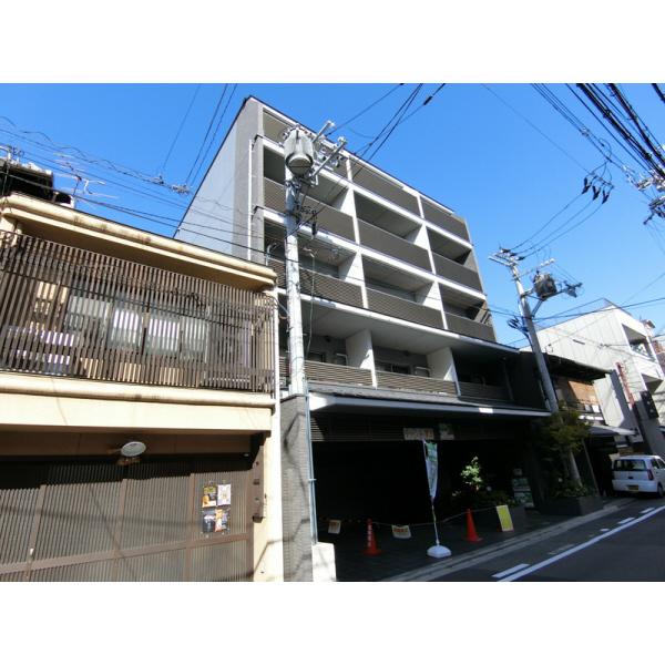 モダンさと京都らしさを兼ね備えた外観です