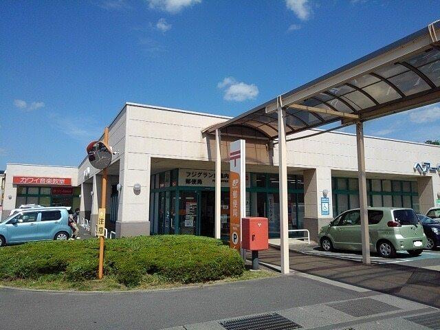 フジグラン丸亀内郵便局：2400m