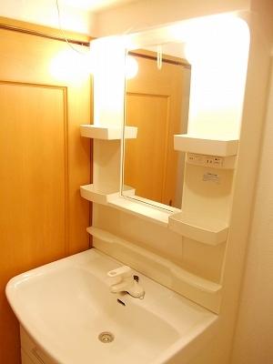 apartment 三本松町１丁目
