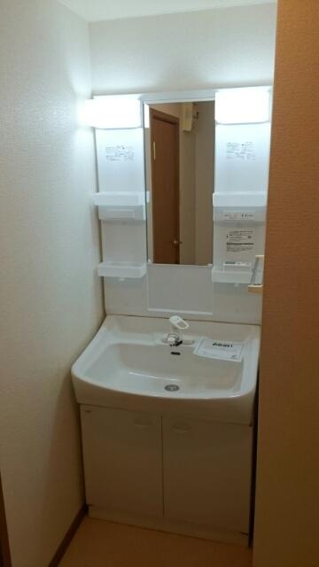 apartment 高瀬町新名