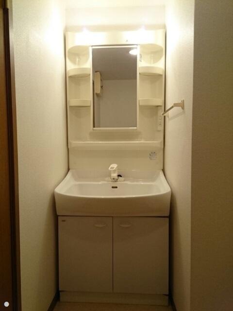 apartment 高瀬町新名