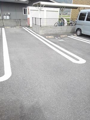 apartment 三野町　下高瀬