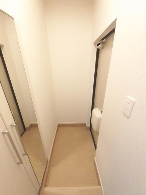 ライラック和田浜Ⅱ（102） 玄関