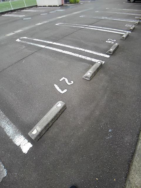 メゾン　ド　プロバンス　Ａ（101） 駐車場