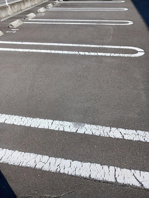 アンドーレ中道Ｂ（204） 駐車場