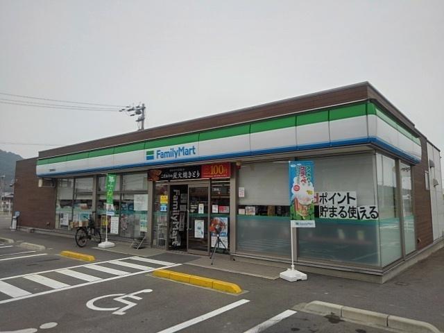 ファミリーマート三豊詫間町店：850m