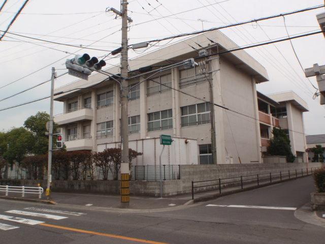 丸亀市立郡家小学校：1700m