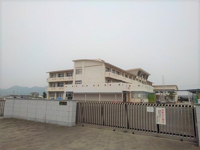三豊市立下高瀬小学校：1300m