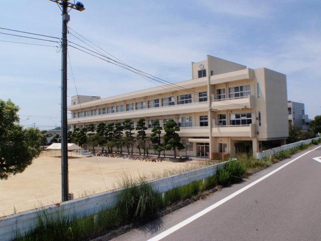 丸亀市立城東小学校：750m