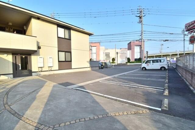 アヴァンサール　優（201） 駐車場