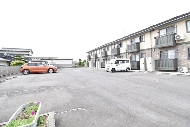 apartment 三本松町１丁目