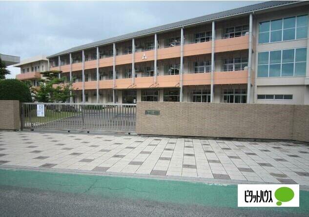 観音寺市立柞田小学校：1271m