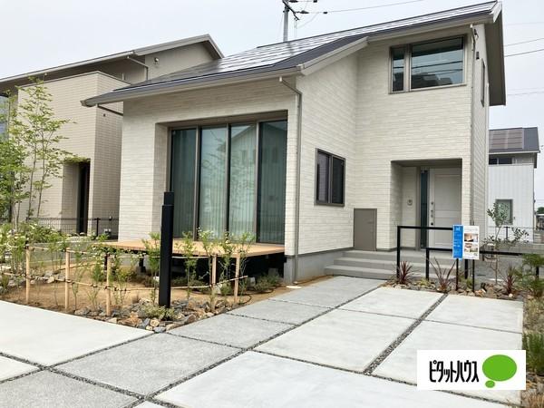 太陽光発電7.5kw　ハイセンスな外構は完成済み