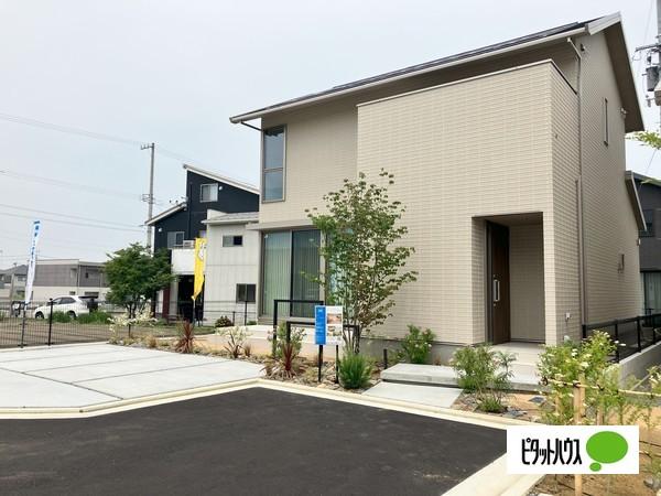 太陽光発電3.84kw　ハイセンスな外構は完成済み