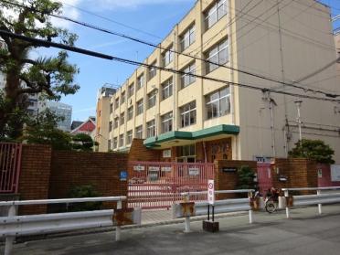 大阪市立上福島小学校：158m