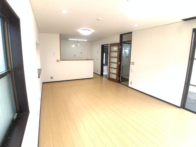 日吉台２丁目1480 リビング