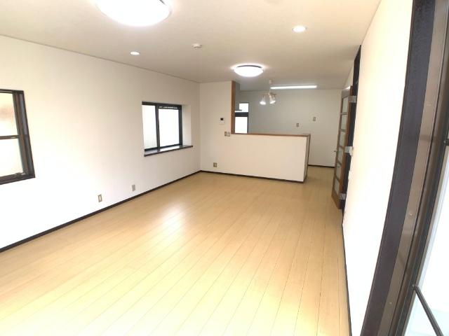 日吉台２丁目1480 リビング