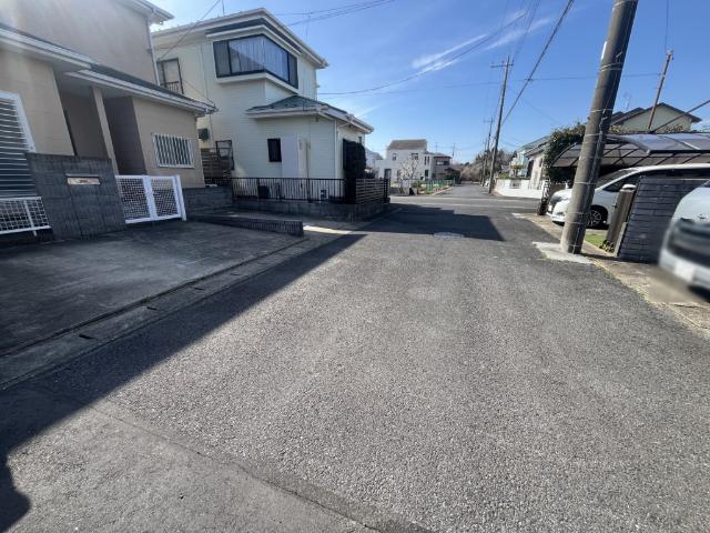 上谷790 前面道路含む現地写真