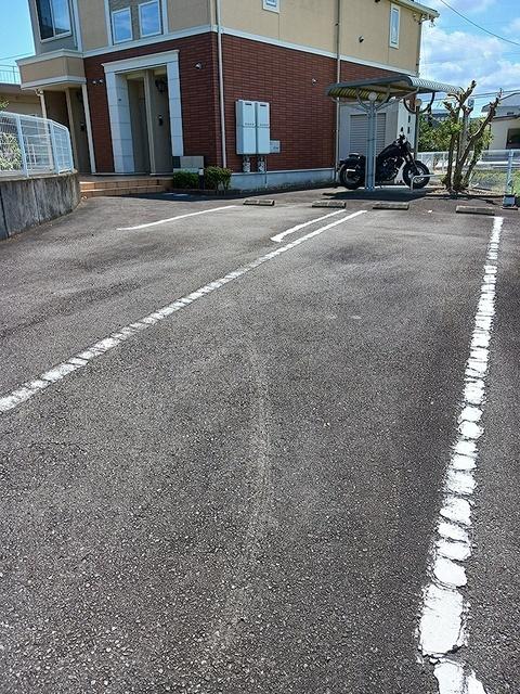 ディアコート（202） 駐車場