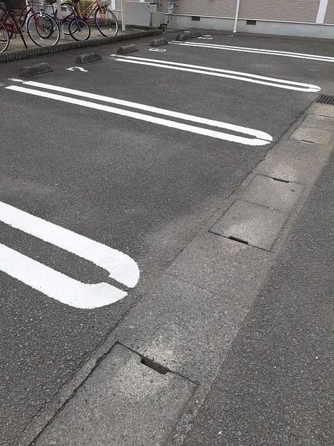 キャプリコートＢ（105） 駐車場