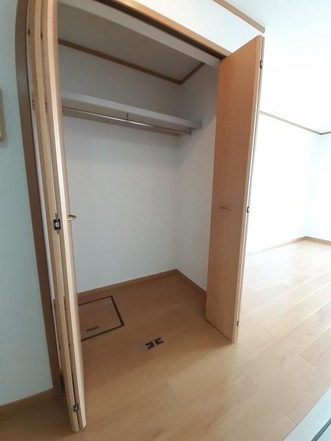 ヴィヴァーチェ　春日野　Ｂ（103） 収納