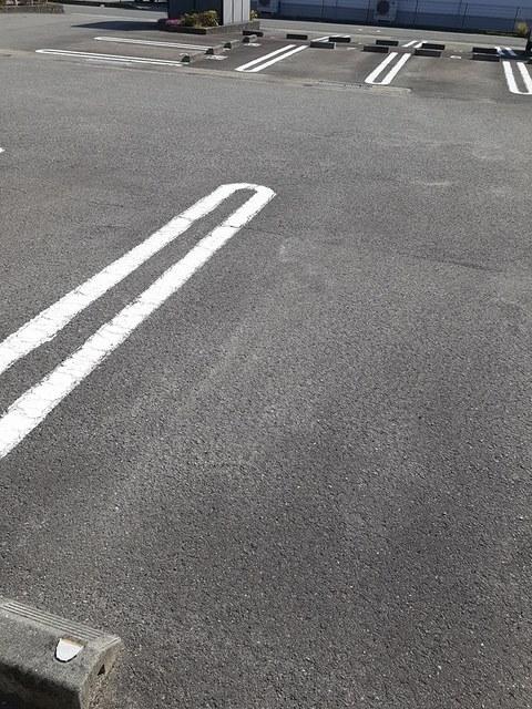 ヴィヴァーチェ　春日野　Ｂ（103） 駐車場